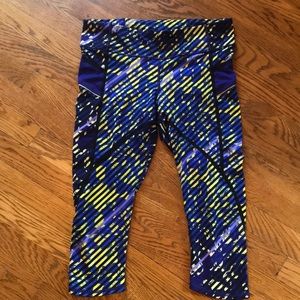 Athleta Fun Stripe Running Capris Sz M